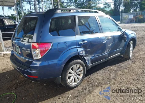 2011 Subaru Forester 2.5X Premium из США, поврежденный, VIN JF2SHADC5BH762824